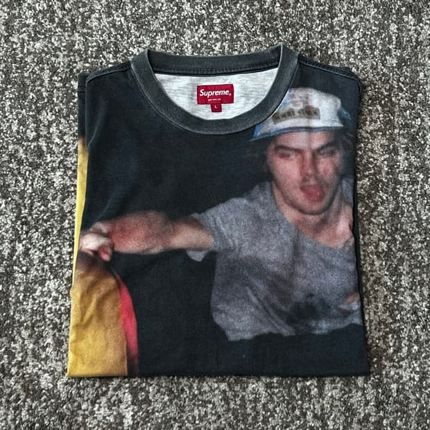 Supreme 반팔티 SS22