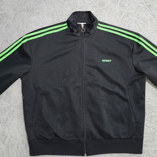 널디(NERDY) 블랙 & 그린 라인 트랙탑