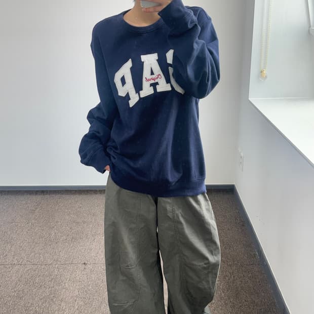 Gap 갭 아이보리 로고 네이비 맨투맨