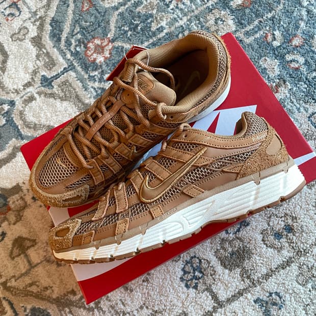 나이키 P-6000 SE 플랙스 메탈릭 골드(새제품,270)