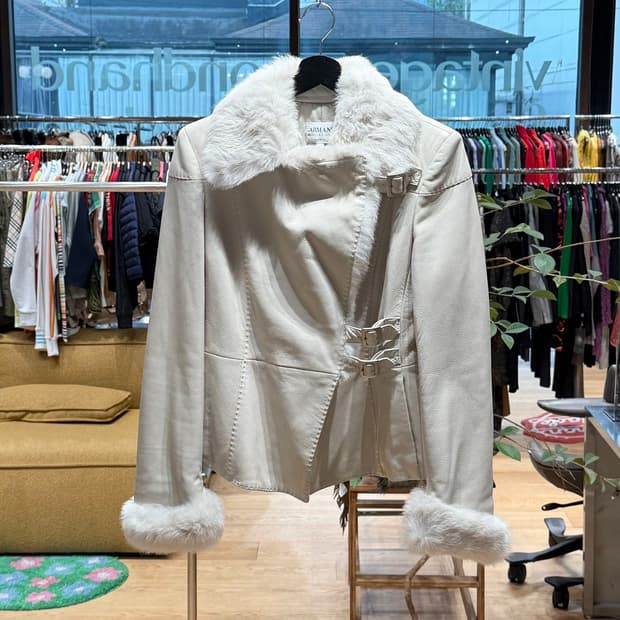 아르마니 꼴레지오니 아이보리 쉽스킨 무스팅 자켓 