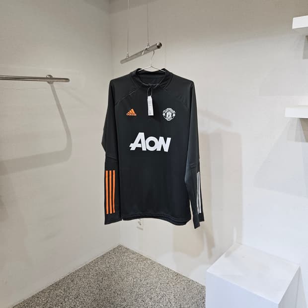 아디다스 맨유 트레이닝 탑