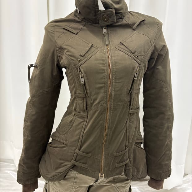 유니크 컷팅 야상