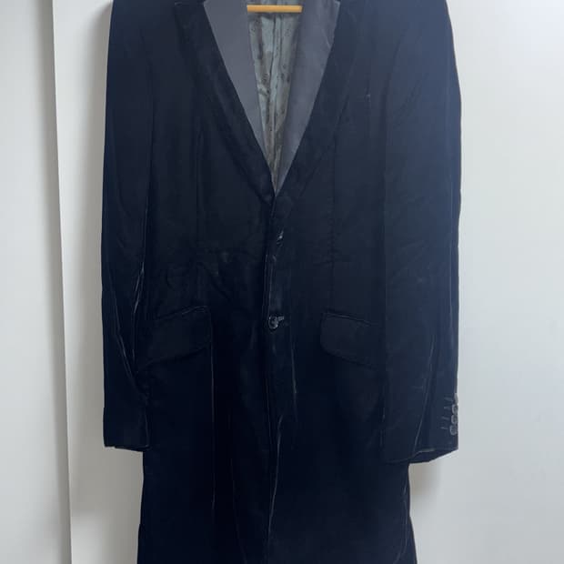돌체엔가바나 벨벳 코트 48사이즈