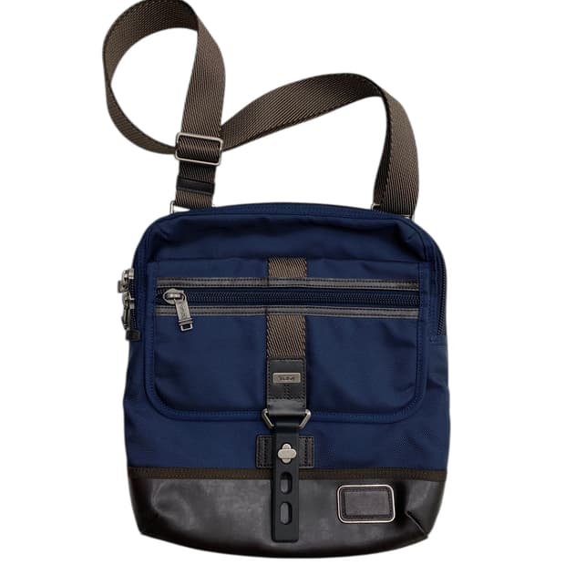 투미 나일론 메신져백