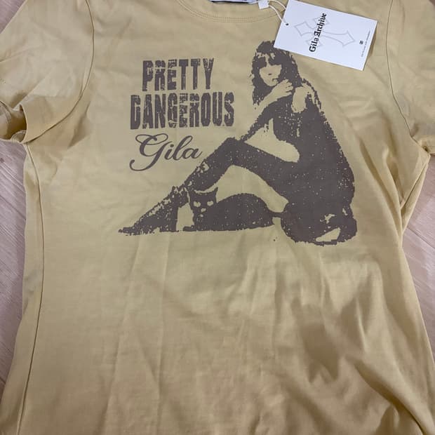 DANGER GIRL CROP T-SHIRTS_YELLOW