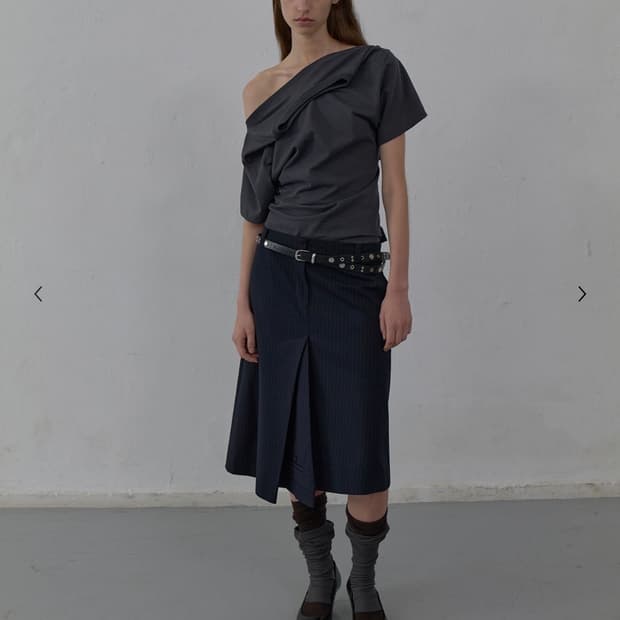 Lcdc BACK CUT-OUT T-SHIRT (CHARCOAL)