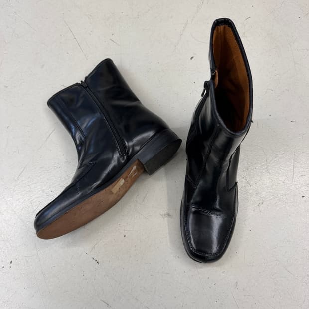 Leather boots