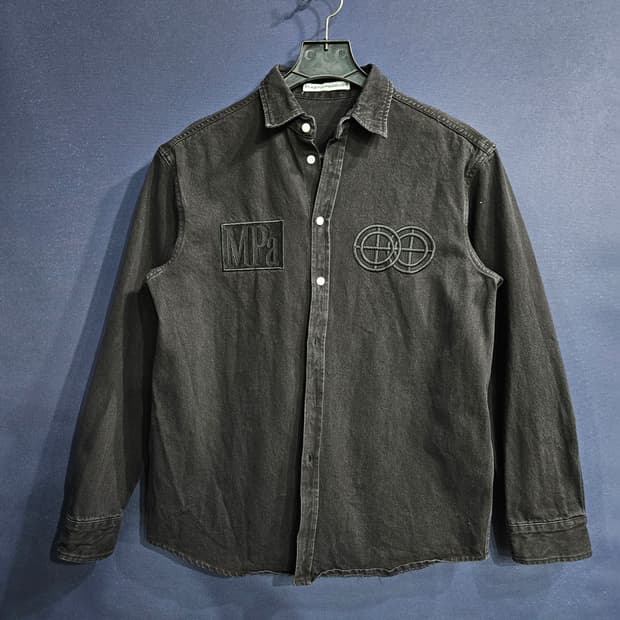 플라스틱 프로덕트 블랙컬러 남성 오버핏 90~95 데님셔츠 