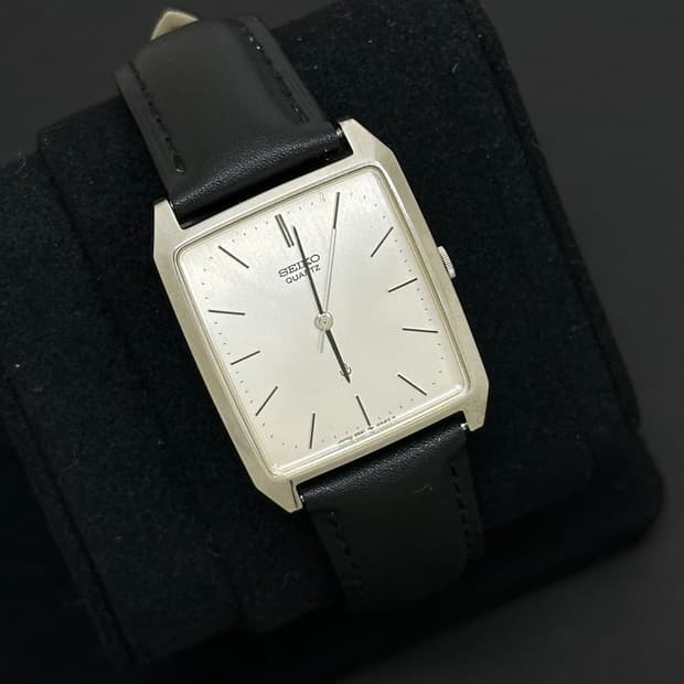 세이코 실버 탱크 쿼츠 시계