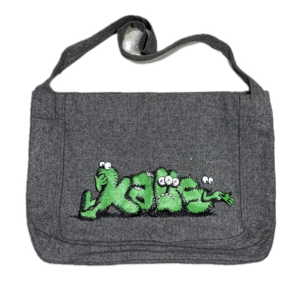 꼼데가르송 아카이브 kaws 최초 협업 숄더백 메신저백 가방