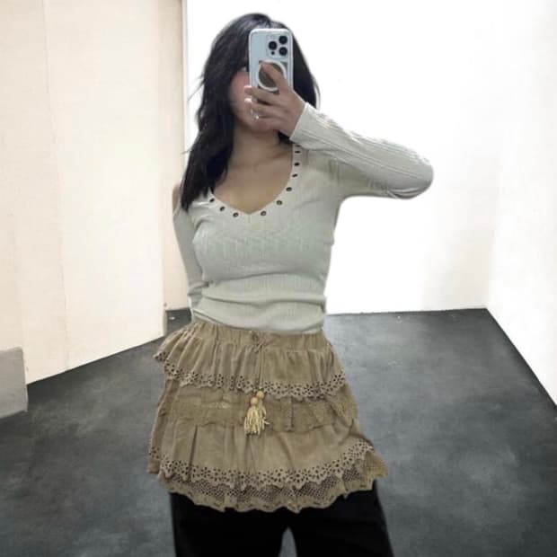 모리걸 레이스 디테일 스커트