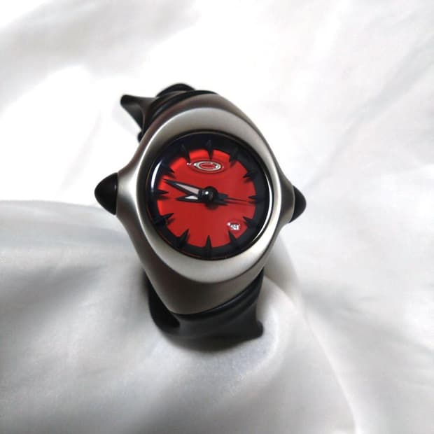 오클리 크러쉬 시계