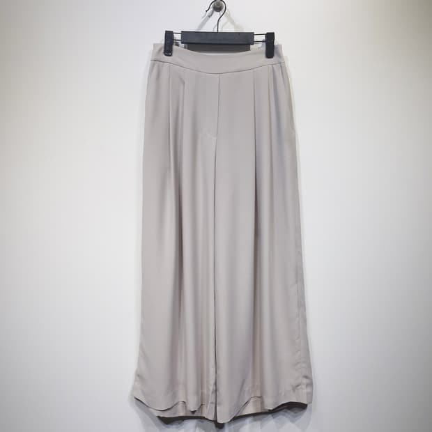 케리에르(CARRIERE)썸머 투턱 와이드 슬랙스 스톤베이지