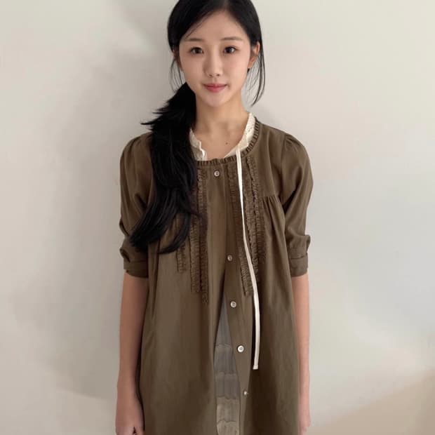 인앤양인하모니 모모 블라우스 카키