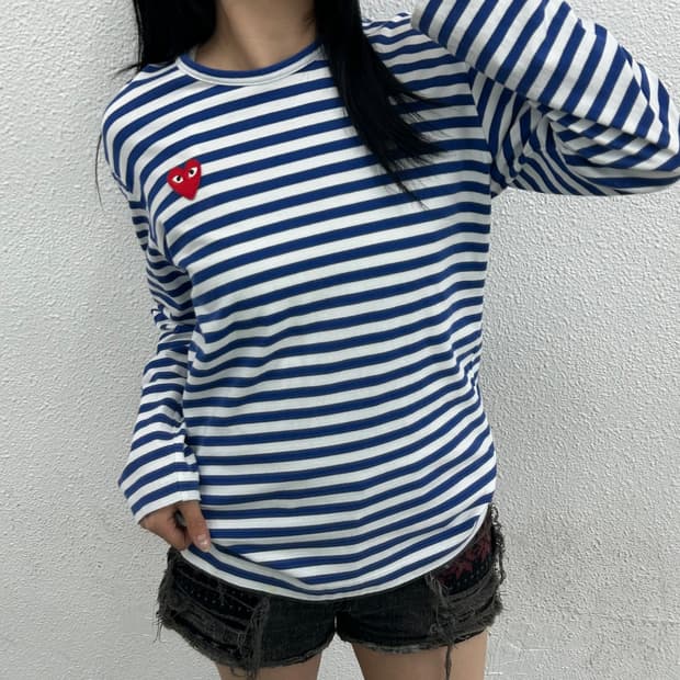 꼼데가르송 레드 하트 와펜 블루 스트라이프 긴팔 티 M
