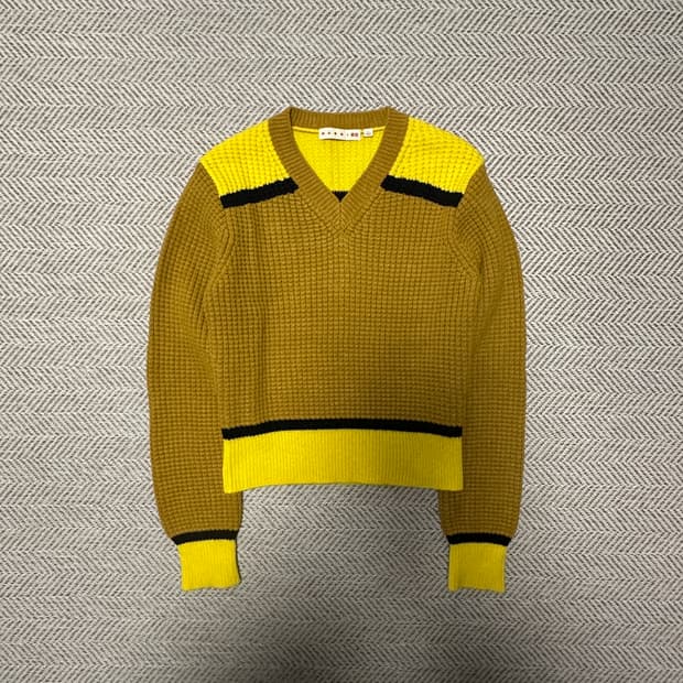 UNIQLO X MARNI v neck knit sweater