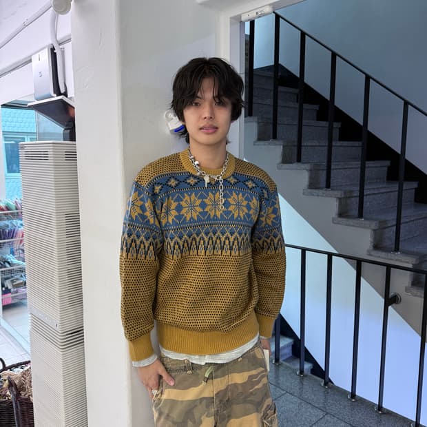 snowflake heavy ski sweater