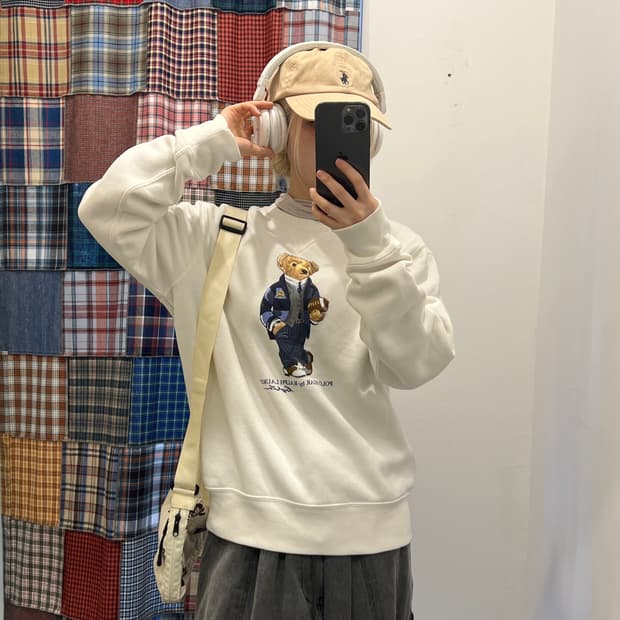 폴로 베어 크림 맨투맨