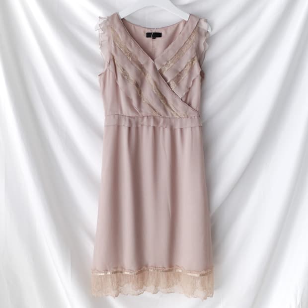 frill sleeveless one-piece