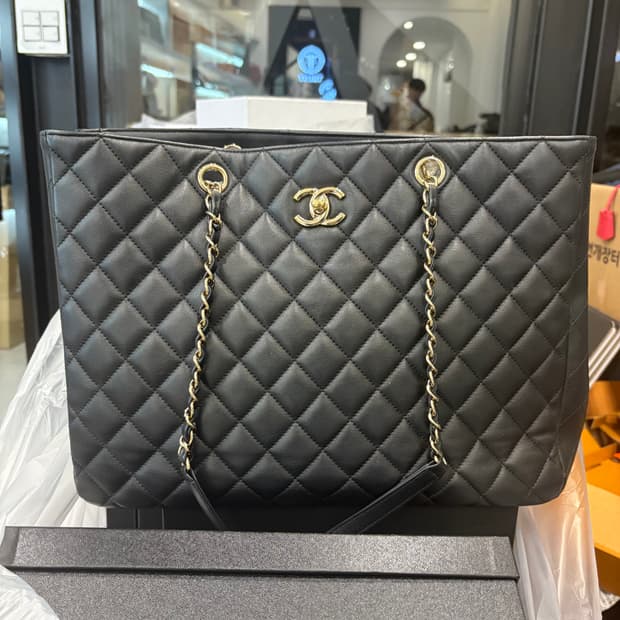 샤넬 타임리스 토트백