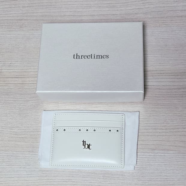threetimes 쓰리타임즈 쓰탐 스터드 카드 지갑 아이보리