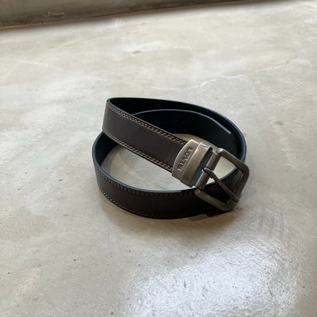 Levi‘s 스티치 레더 벨트