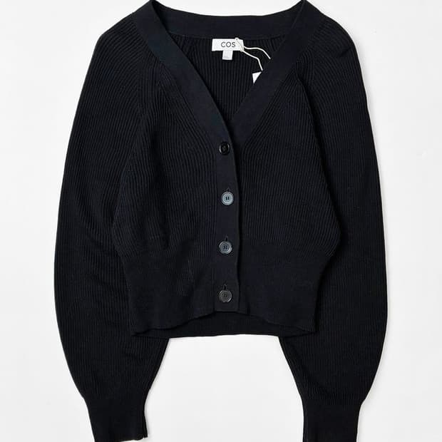 코스 COS 릴랙스드 핏 크롭 니트 카디건 PN5234