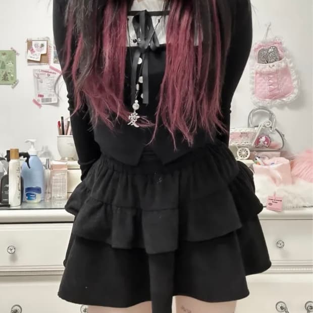 에이블리 딸기부티크 레전드 티 + 골덴 캉캉 스커트 (코디세트)