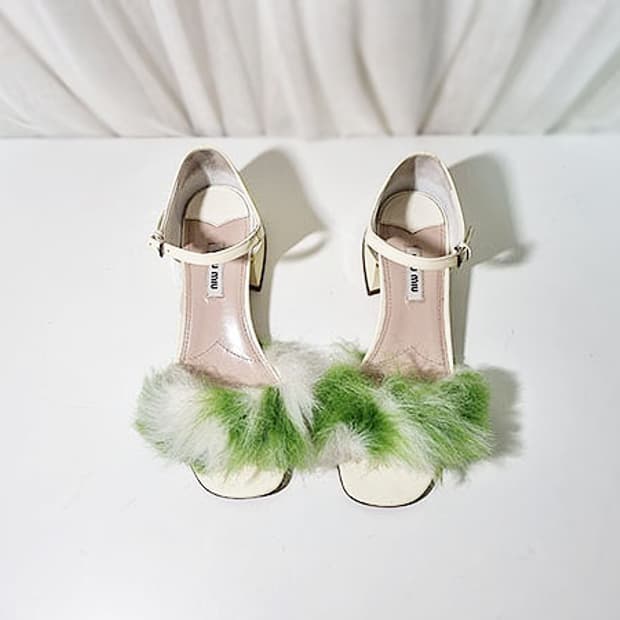 미우미우 퍼 샌들 240