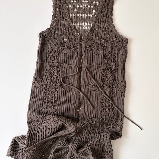 sleeveless knit dress