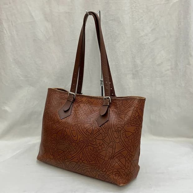 비비안 웨스트우드 로고 패턴 가죽 토트백