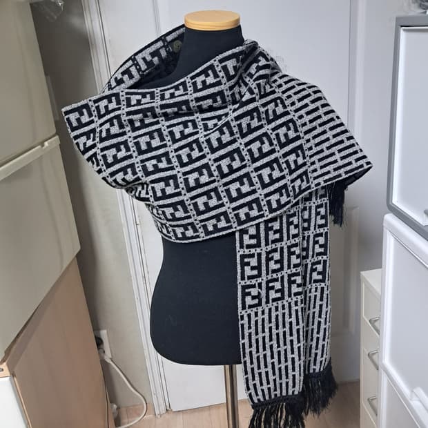 정품 펜디 FF 로고 리버시블 울 머플러 목도리(남녀공용)