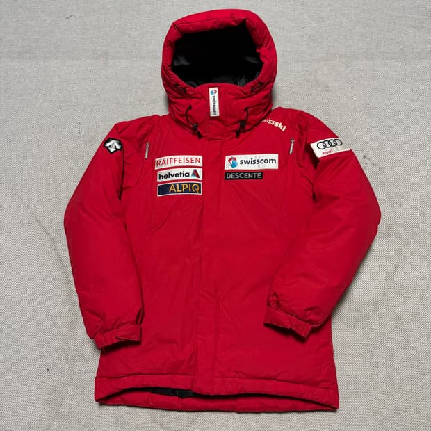 데상트 아우디 스키 팀 패딩 자켓