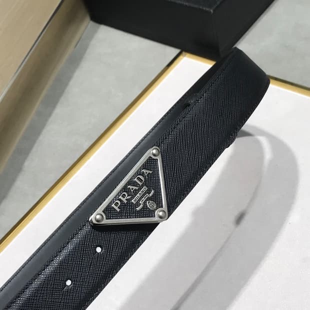 프라다 세모 모노그램 벨트 새상품 95