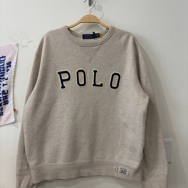 5. 폴로 아치로고 맨투맨