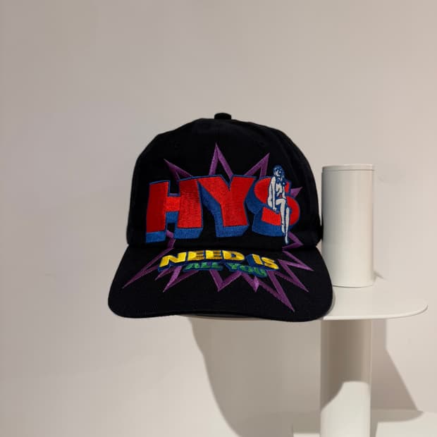 히스테릭 글래머 need is you cap