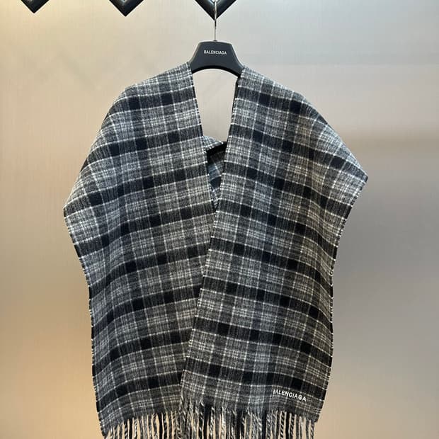 발렌시아가 스카프