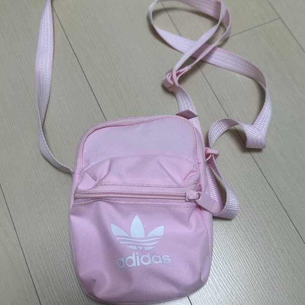 아디다스 핑크 크로스백