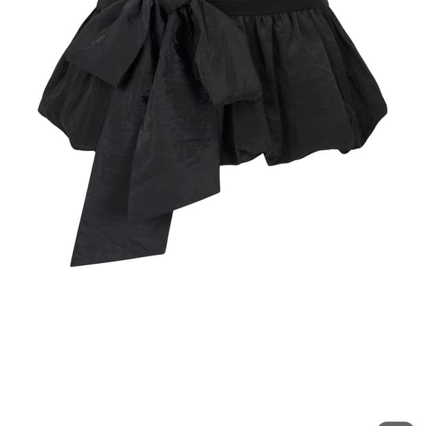 루즈슬립오버 셔링 리본 스커트 구해요!!!