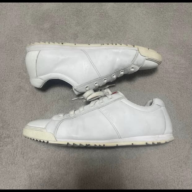 프라다 스포츠 레더 로고 스니커즈 285