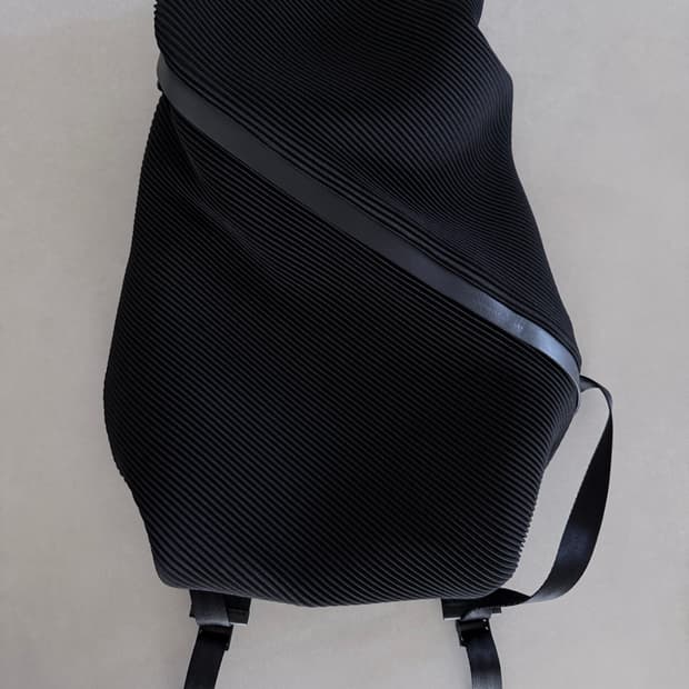 이세이미야케 옴므플리세 백팩