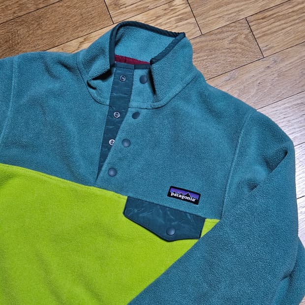 파타고니아 신칠라 플리스 풀오버 블루/라임 우먼 후리스