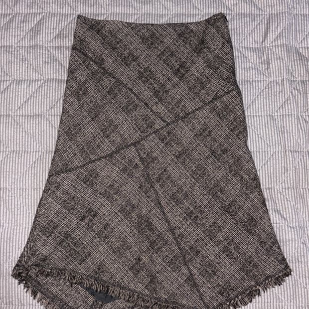 트위드 언 발 스커트