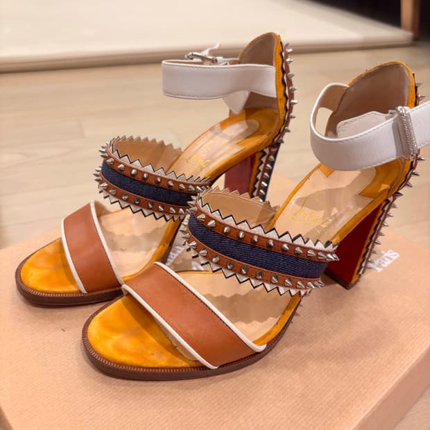 christian louboutin 샌들 1회 착용(36)
