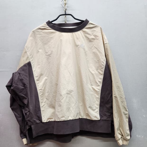 올드스쿨 뉴발란스 아노락 배색 맨투맨 90(free)