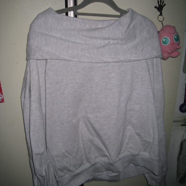 빈티지 오프숄더 맨투맨