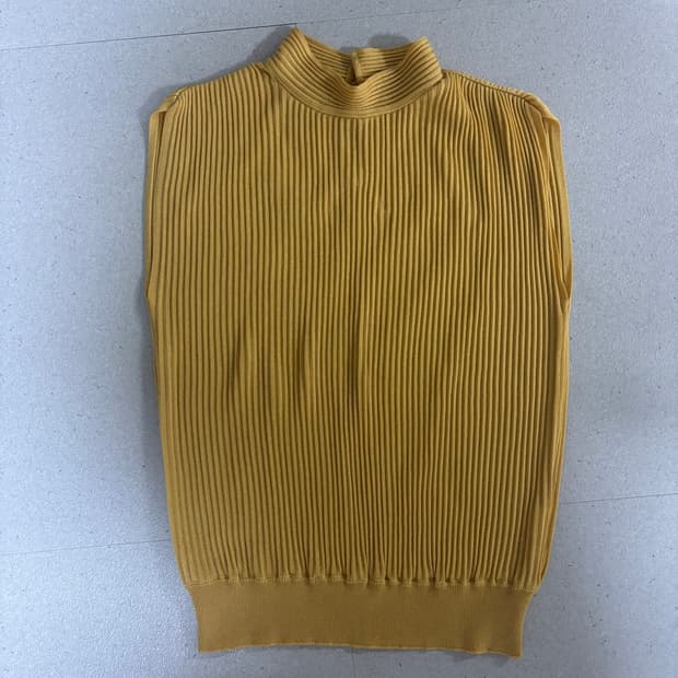Japanese vintage 플리츠 나시