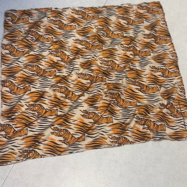 타카히로 미야시타 더솔로이스트 타이거 스카프