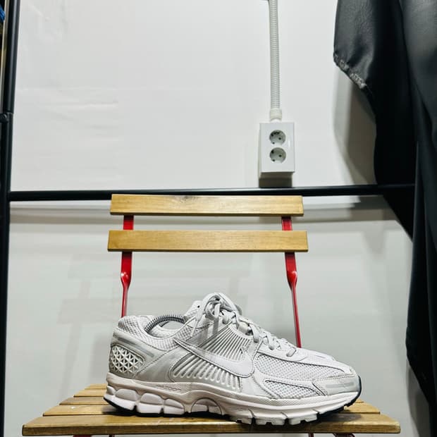 270) 나이키 운동화 남성 남자 신발 줌 보메로 5 라이트 그레이
